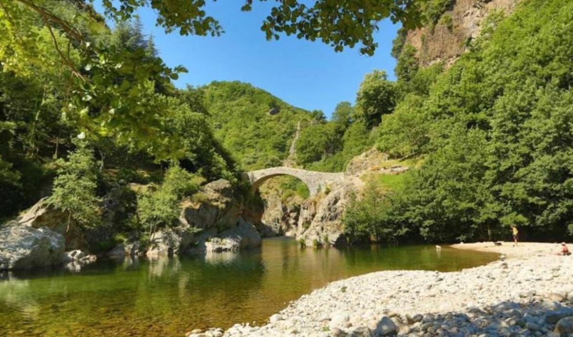 Escapade Ardechoise - Parking Gratuit - Chateau A 2 Pas Ομπενά Εξωτερικό φωτογραφία