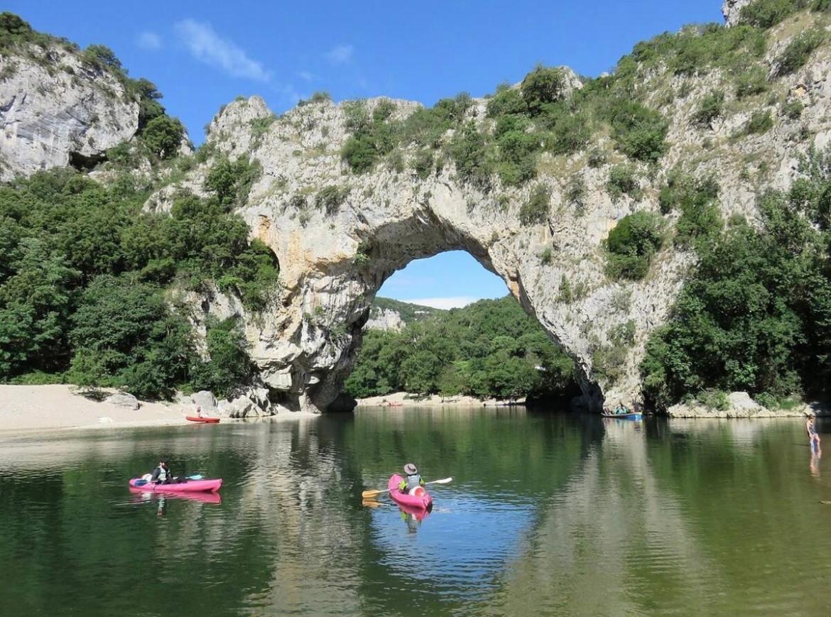 Escapade Ardechoise - Parking Gratuit - Chateau A 2 Pas Ομπενά Εξωτερικό φωτογραφία
