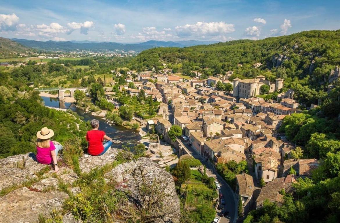 Escapade Ardechoise - Parking Gratuit - Chateau A 2 Pas Ομπενά Εξωτερικό φωτογραφία
