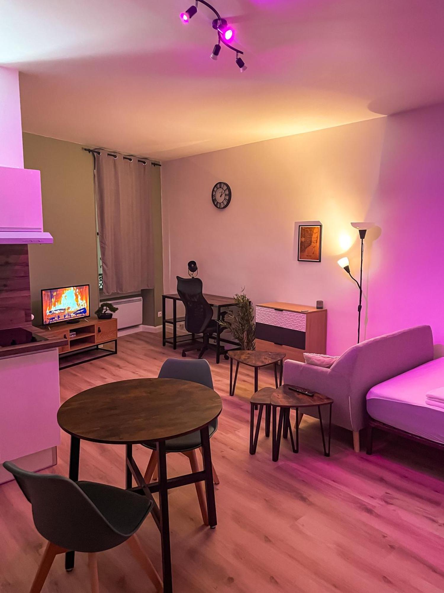 Escapade Ardechoise - Parking Gratuit - Chateau A 2 Pas Ομπενά Εξωτερικό φωτογραφία